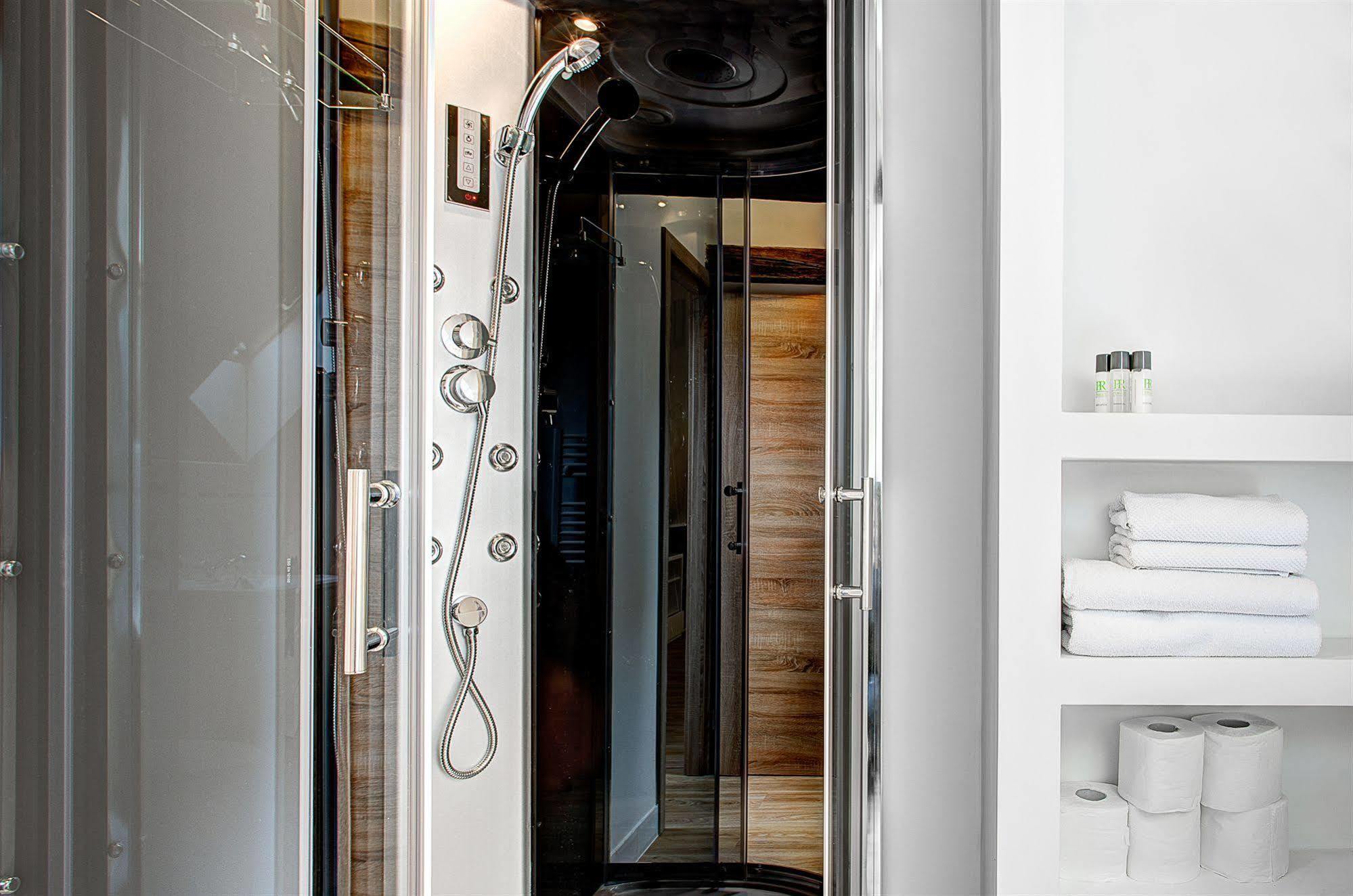 Abc Suites Apartahotel Praga